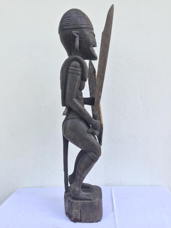GIANT STATUE 930mm DAYAK WARRIOR Sculpture Artifact Image Icon Borneo Headhunter