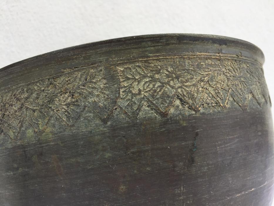 ANTIQUE BRASS BOWL 255mm Xxxl Cup Sulang Vintage Hand-forged Asian Pedestal
