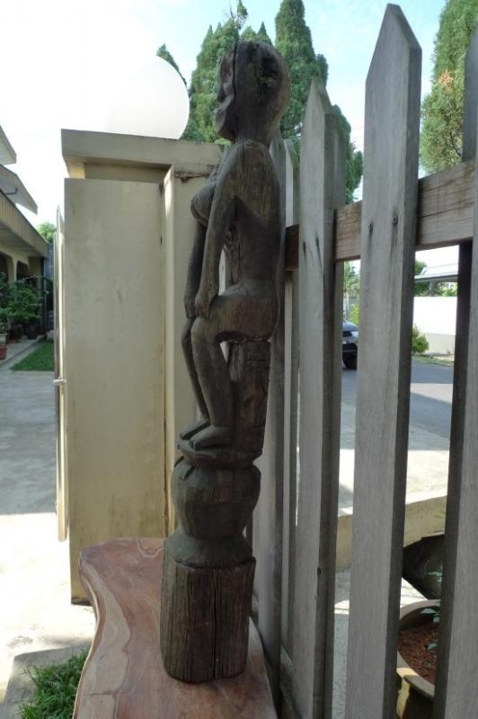 FEMALE FERTILITY GUARDIAN 1140mm POLE STATUE Aged Dayak Sculpture Figure Borneo