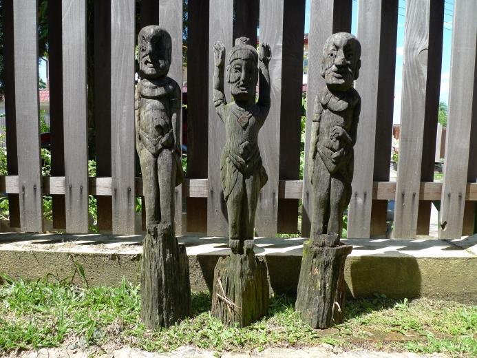 THREE WEATHERED DAYAK GUARDIAN STATUE SCULPTURE Antique Artifact Figure Icon