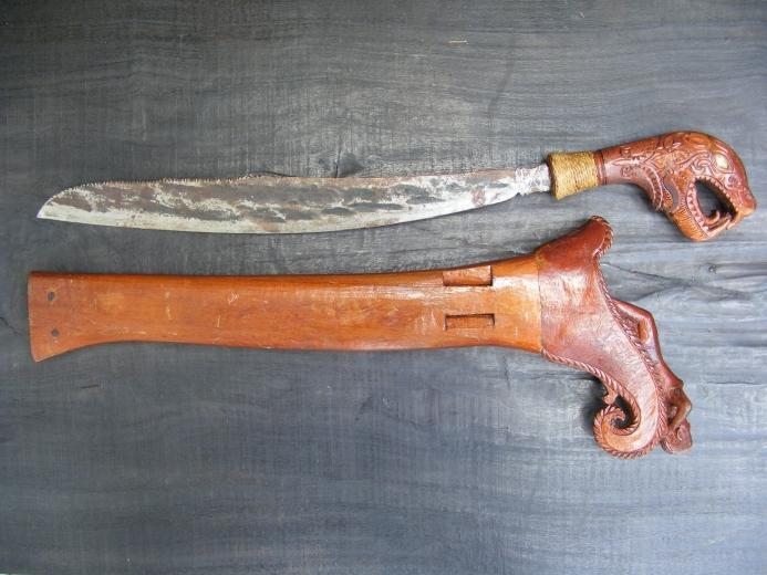 LEFT HANDED SWORD PARANG Head Hunting Butcher Knife Dagger Weapon Sarawak Borneo