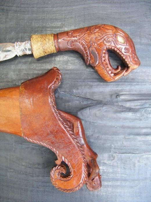 LEFT HANDED SWORD PARANG Head Hunting Butcher Knife Dagger Weapon Sarawak Borneo