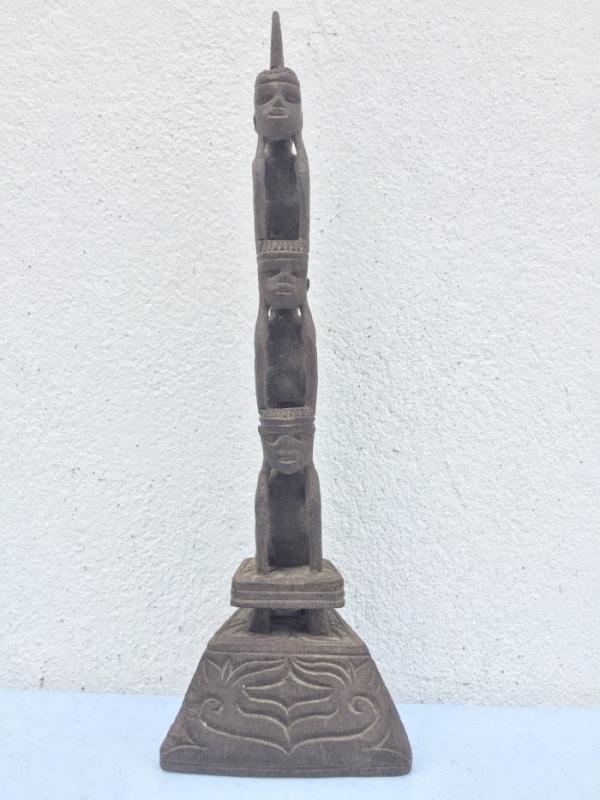 THREE MAN RITUAL POLE Dayak Bahau Guardian Figure Icon Sculpture Artifact Borneo