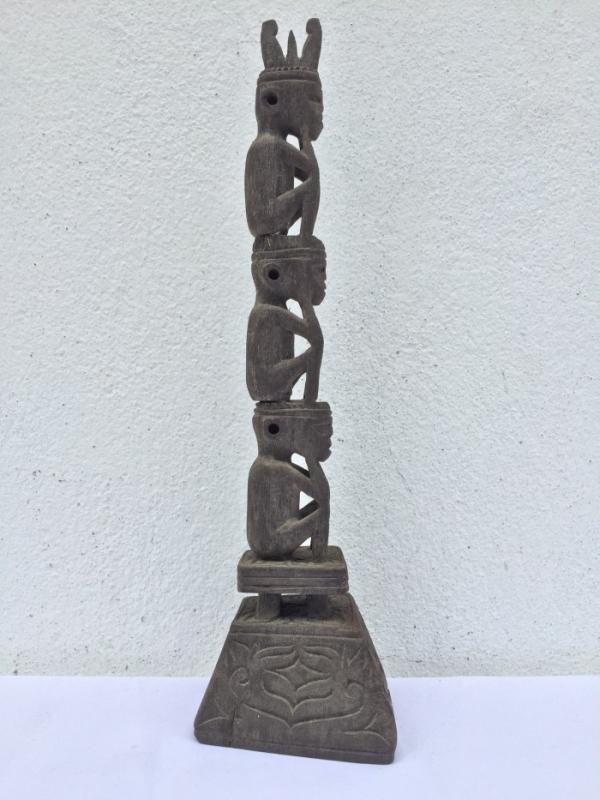 THREE MAN RITUAL POLE Dayak Bahau Guardian Figure Icon Sculpture Artifact Borneo