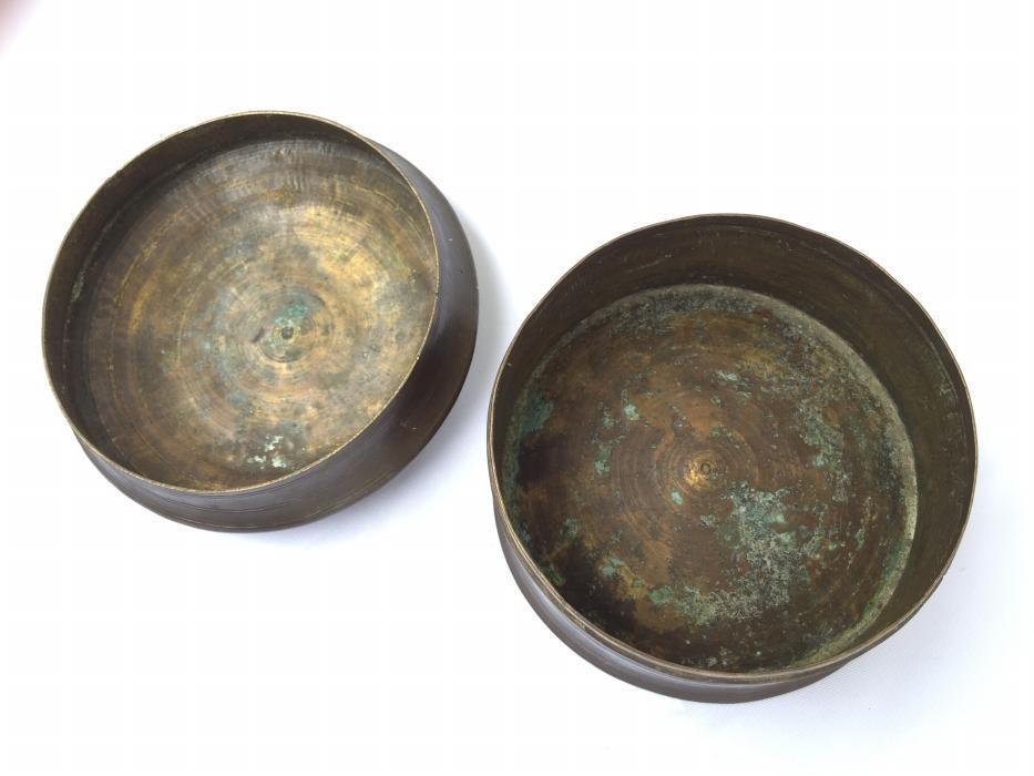 ANTIQUE JEWELRY / COIN / GOLD / BETEL NUT BOX Container Bunker Storage Borneo