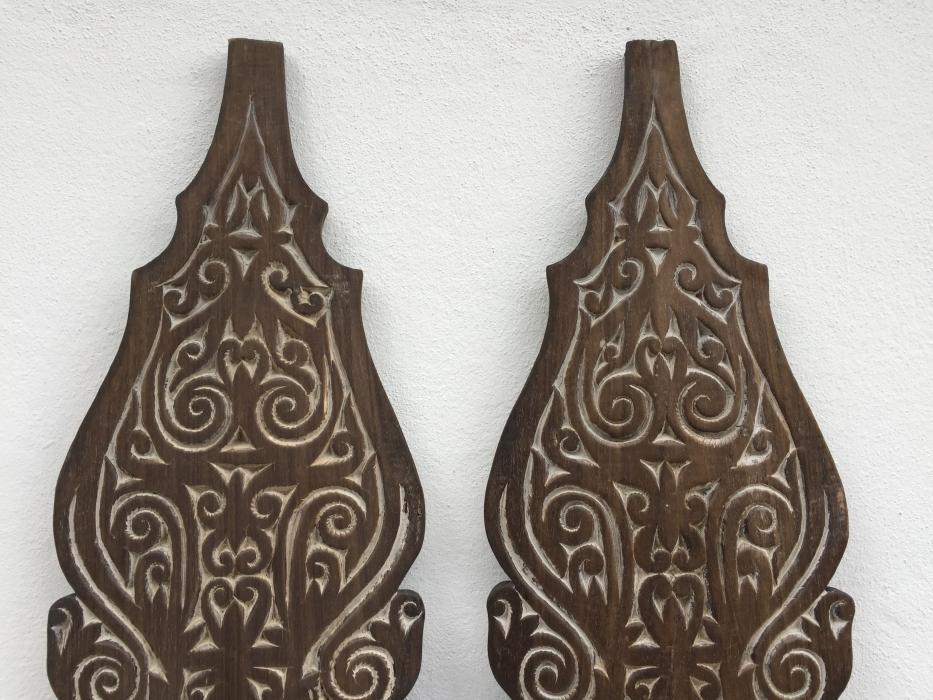 ONE PAIR Carved Wooden Shield Tribal Native Head hunter Tribe Borneo Dayak ARMOR
