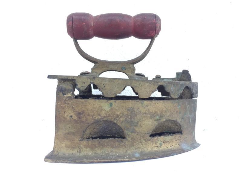 ANTIQUE 3.9 lb CHARCOAL IRON Shirt T-shirt Ironing Brass Bronze Old School Tool