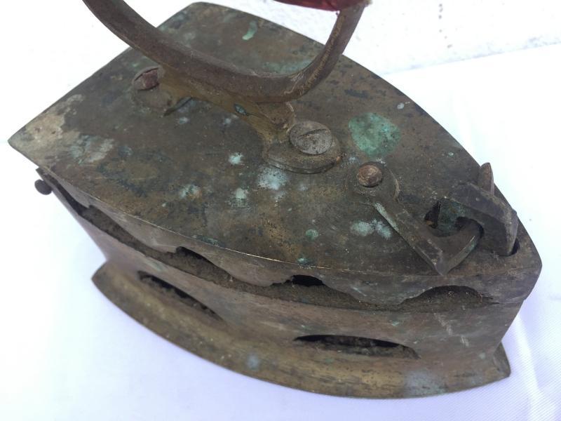ANTIQUE 3.9 lb CHARCOAL IRON Shirt T-shirt Ironing Brass Bronze Old School Tool