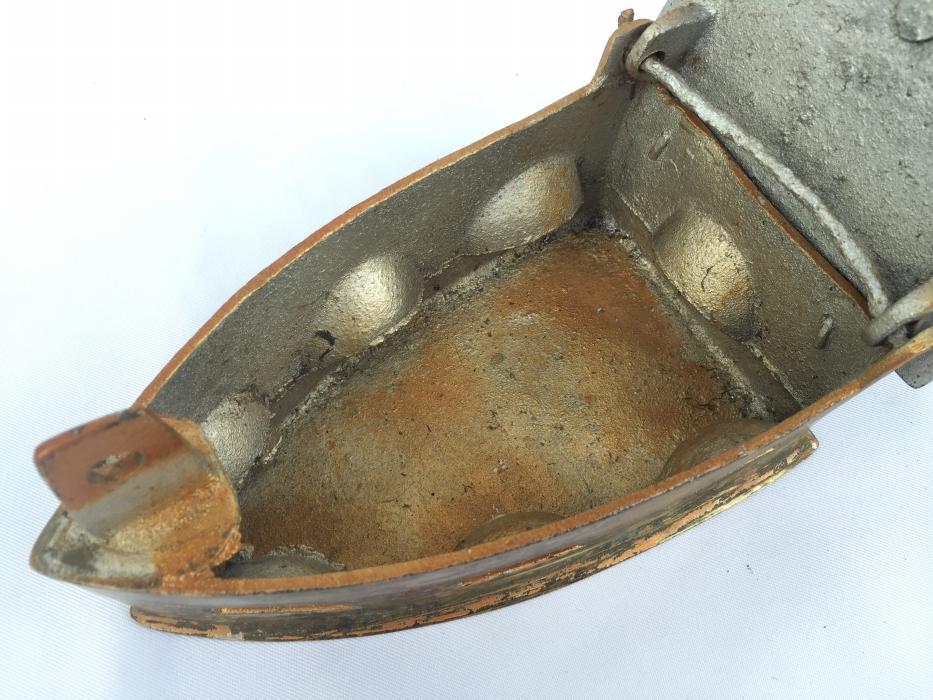 SELLING CHEAP VINTAGE 170mm Iron Shirt T-shirt Ironing Brass Bronze Old School Tool