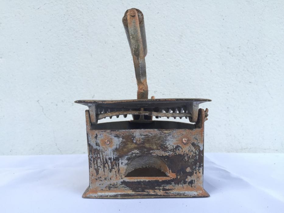 SELLING CHEAP VINTAGE 170mm Iron Shirt T-shirt Ironing Brass Bronze Old School Tool