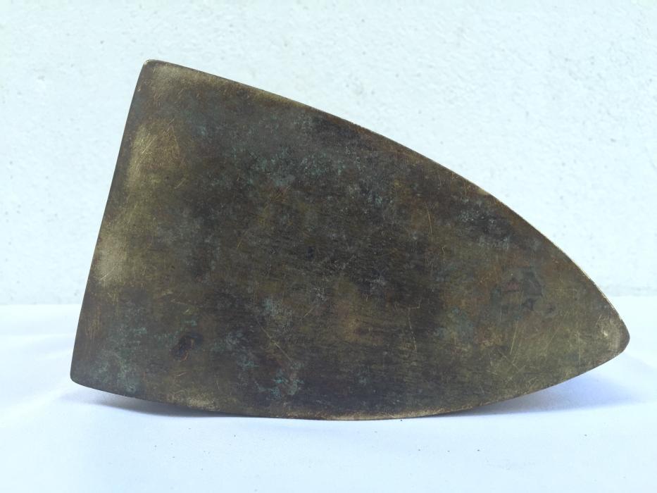 SELLING CHEAP VINTAGE 170mm Iron Shirt T-shirt Ironing Brass Bronze Old School Tool