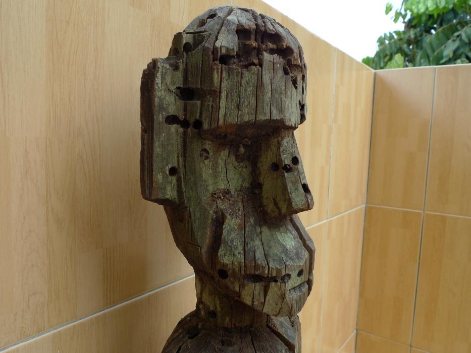 200-300 YEARS ERODED STATUE Bahau Dayak Weathered Primitive Ironwood Figure
