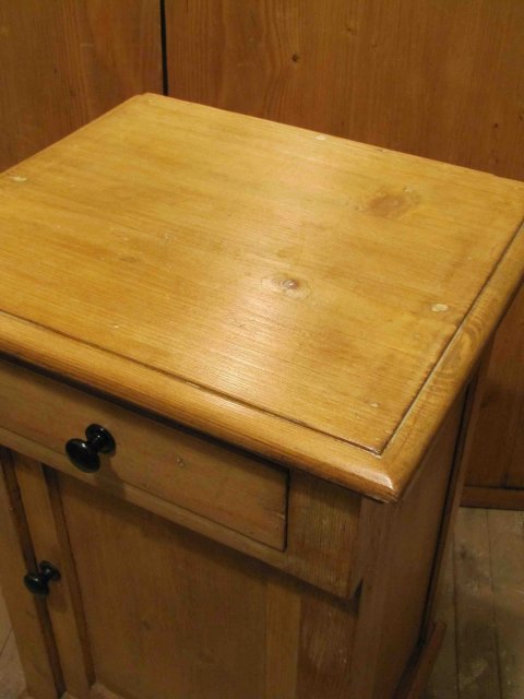 Pine Bedside Cabinet