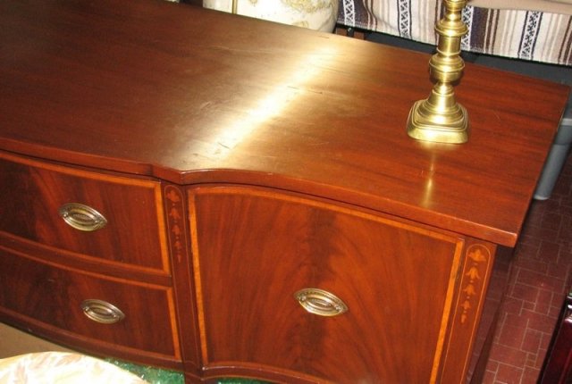 Elegant Hepplewhite Mahogany Sideboard