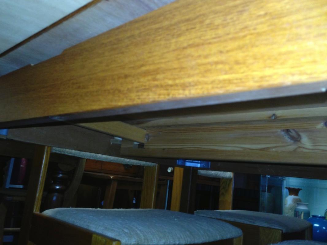 Beautiful Danish Mid-Century / Modern Teak Drop-Leaf Dining Table