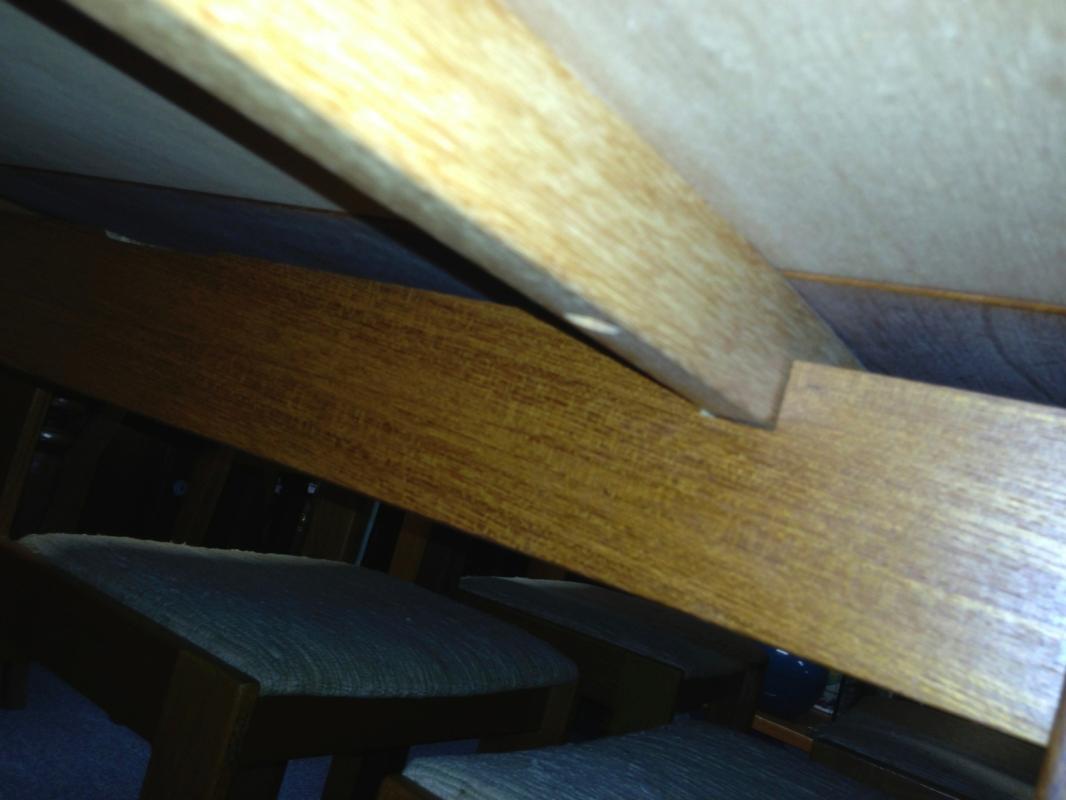 Beautiful Danish Mid-Century / Modern Teak Drop-Leaf Dining Table