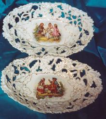 Pr. French reticulated baskets