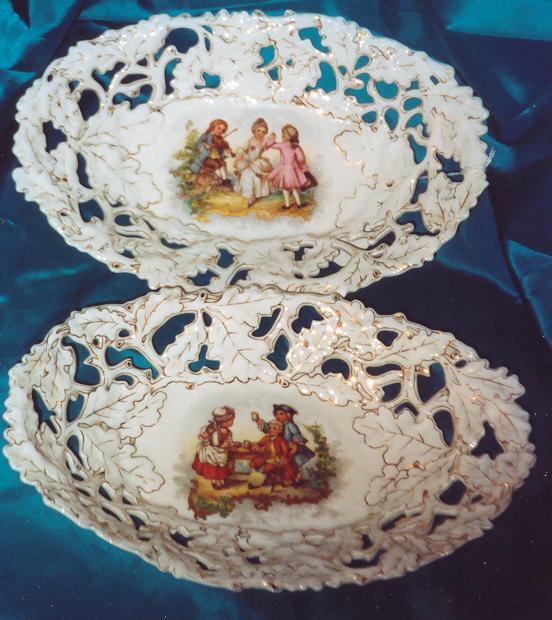Pr. French reticulated baskets