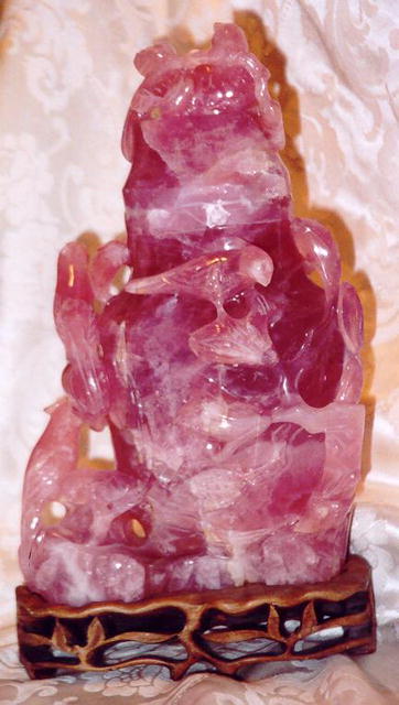Rose Quartz carving w/cover