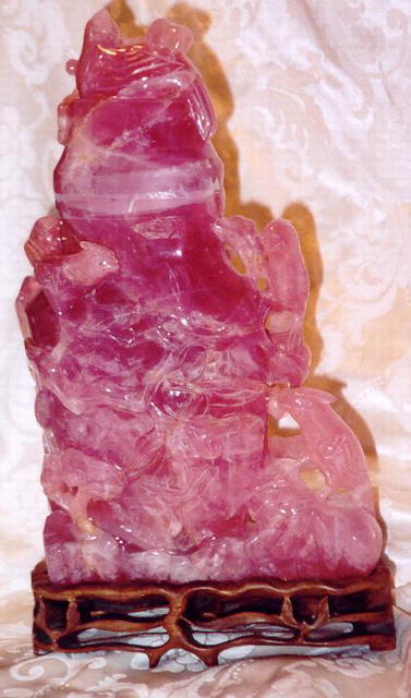 Rose Quartz carving w/cover