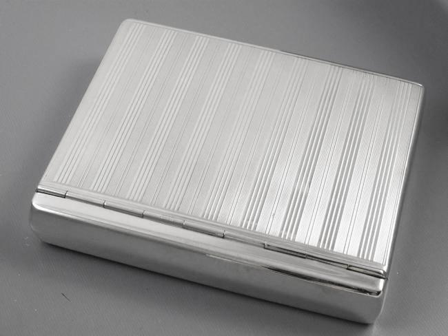 5.5 ounce scarce Flip Top Box vintage Art Deco 1920s signed Battin sterling silver cigarette case, smoking, tobacciana, business card case