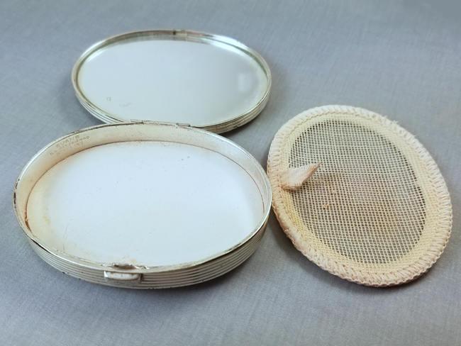 Vintage Art Deco 1940 patent date sterling silver and rose gold quilted pattern mirrored compact signed Evans