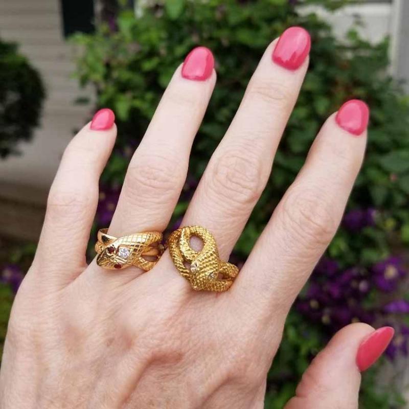 Vintage mid century 14k gold textured snake ring, diamond head, garnet eyes, size 5-1/4