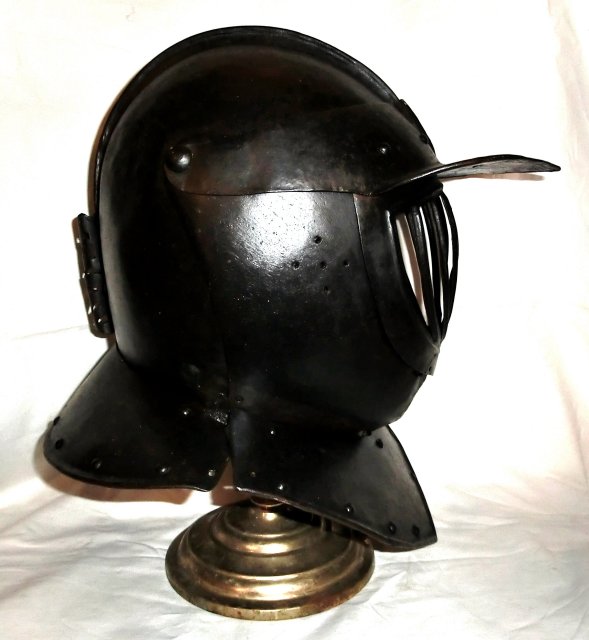 A german cuirasseur helmet probably Brunswick circa 1620 - SOLD -
