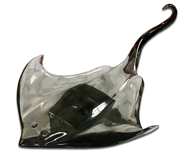 81.4320 Elegant Glass Manta Ray c. 1980