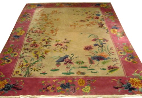 5159 Handwoven and Handknotted Art Deco rug with a Beautiful Floral Pattern c. 1920