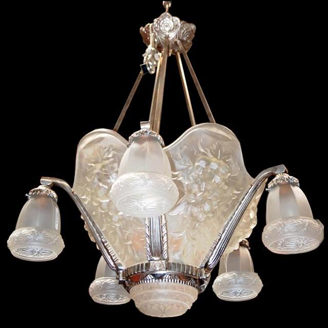 6833 Art Deco 5-Tulip Chandelier