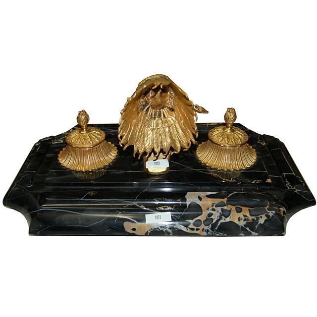 7072 Antique Bronze Inkwell of Crazy Horse
