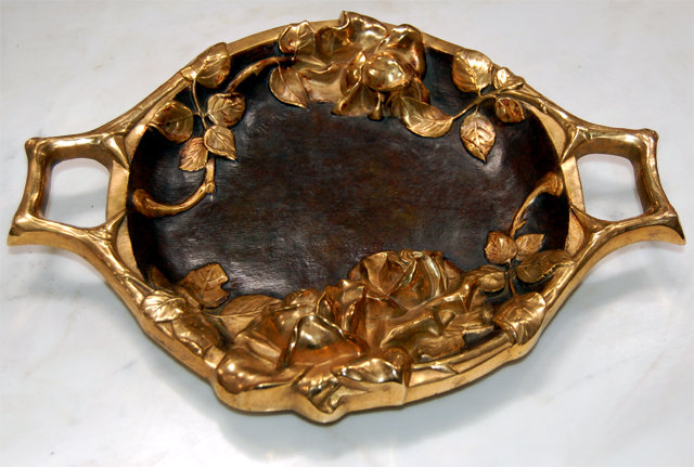6805 Round Bronze Plate with Grape Vines