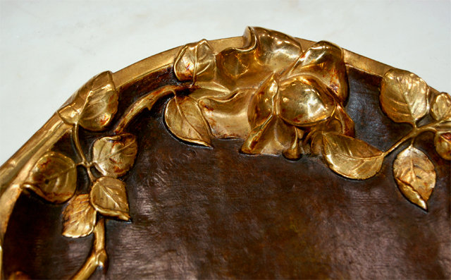 6805 Round Bronze Plate with Grape Vines