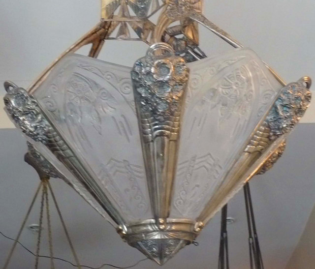 6826 Stunning Art Deco Lorrain Chandelier
