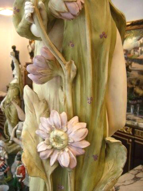 6998 Large Art Nouveau Lady Urn