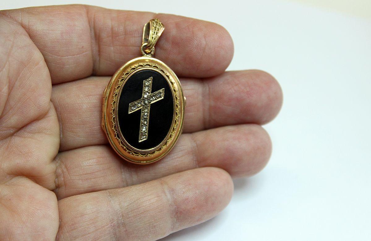 Victorian Onyx & 18K. Gold Locket with Tested Diamonds Cross - Pristine - High Rarity