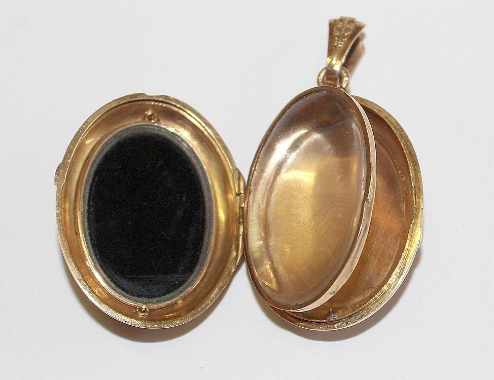 Victorian Onyx & 18K. Gold Locket with Tested Diamonds Cross - Pristine - High Rarity