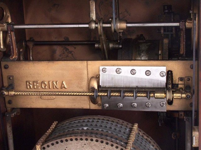Regina automatic changer upright music box