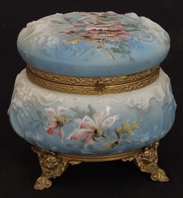 Large Nakara porcelain box