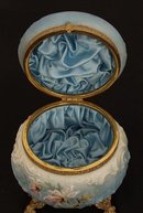 Large Nakara porcelain box