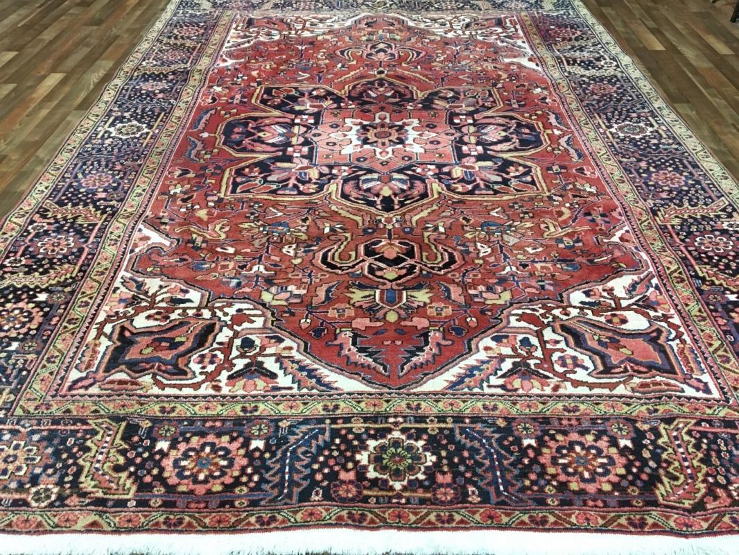 Vintage Handmade Heriz Red Wool Oriental Rug 8'9 x 11'11