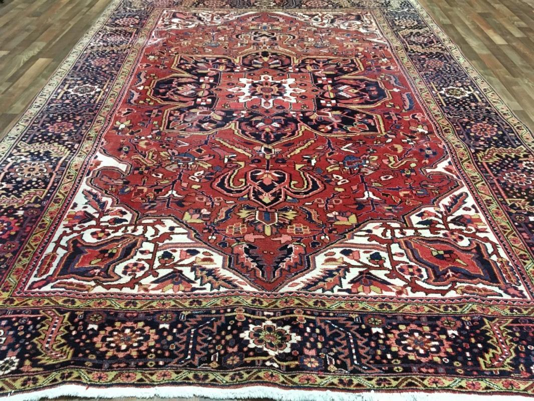 Vintage Handmade Heriz Red Wool Oriental Rug 8'9 x 11'11