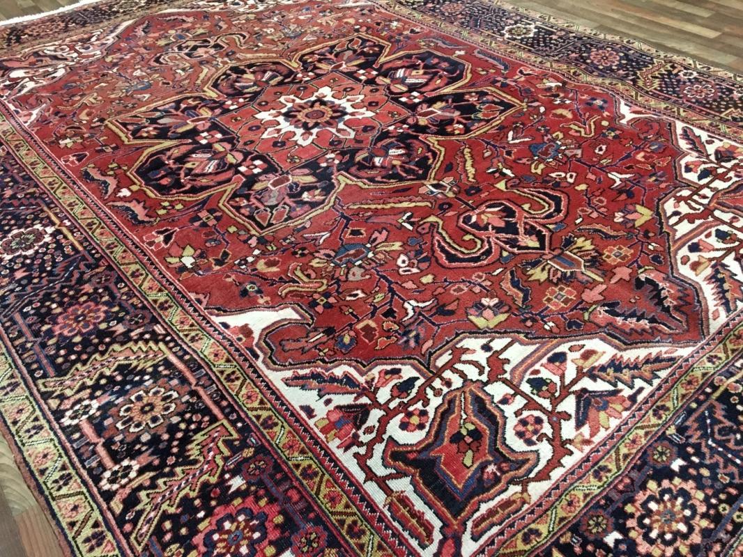 Vintage Handmade Heriz Red Wool Oriental Rug 8'9 x 11'11