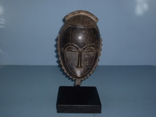 YOHOURE MASK WITH STAND