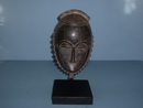 YOHOURE MASK WITH STAND