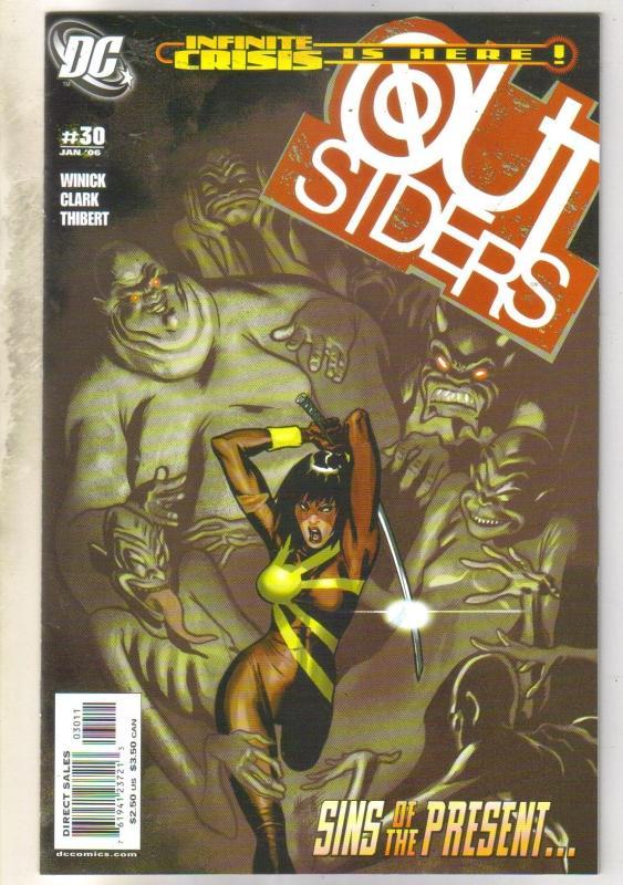 Outsiders #30 comic book near mint 9.4