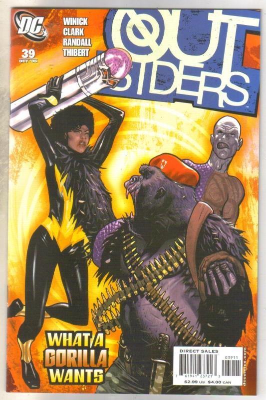 Outsiders #39 comic book near mint 9.4