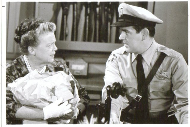 Andy Griffin show Aunt Bea and deputy black and white glossy 8 by 10 photograph
