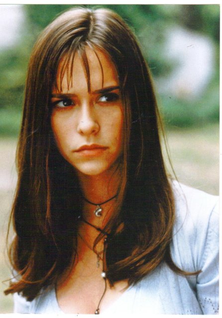 Jennifer Love Hewitt color 8 by 10 glossy photograph